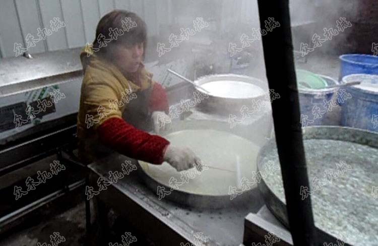 宝鸡手工面皮机用户操作加工面皮方法